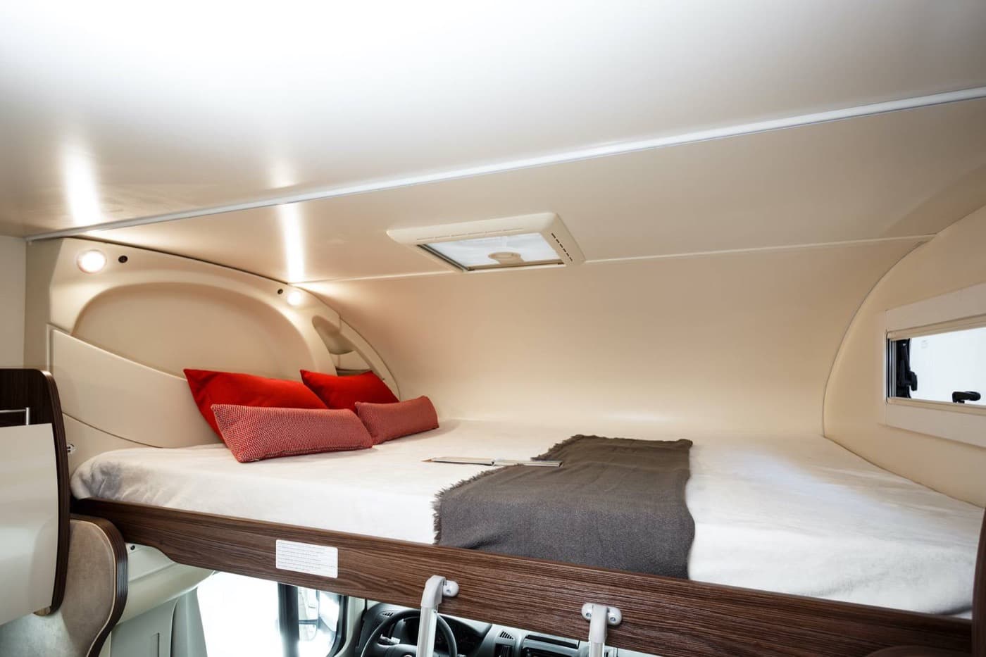 Benimar Sport 346 alcove double bed over the cab